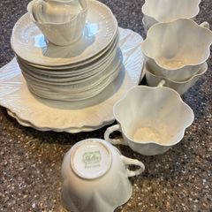 Shelly dainty white 22 piece tea set