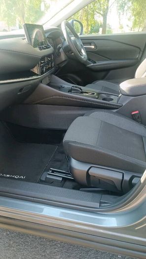 2023 Nissan Qashqai hybrid only 12k km.
