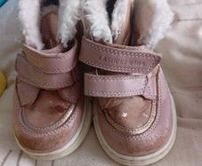 Girls boots