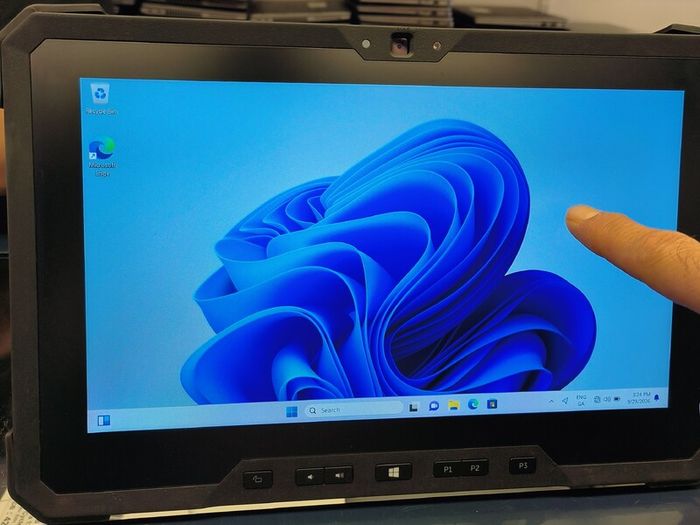 Dell Latitude 7212 Rugged Extreme Tablet 11.6" FHD | Intel i7-7600U 16GB 500GB Windows 11 Pro (Touch)