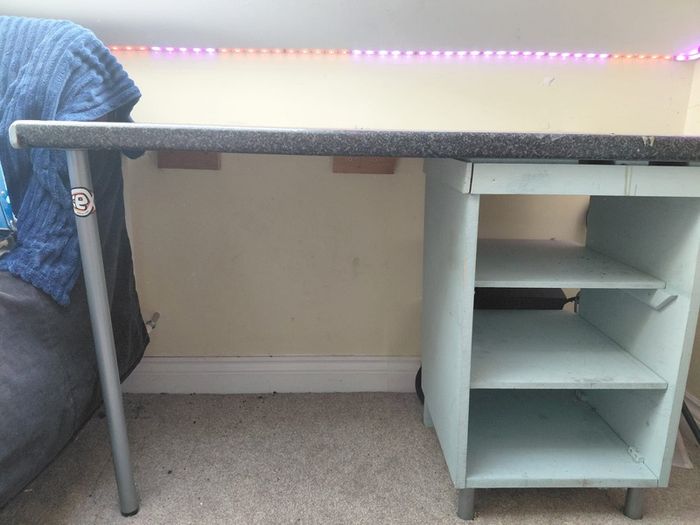 Free desk to go