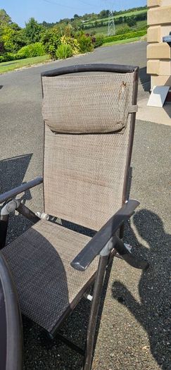garden furniture table and 5 chairs