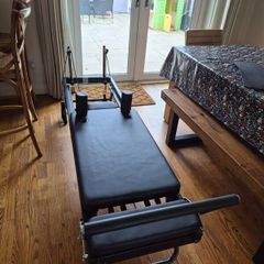 Reformer pilates bed