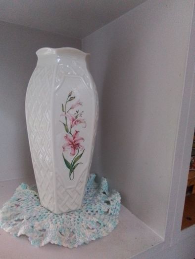 Beleek Country Trellis Vase