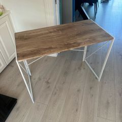 Fold up desk