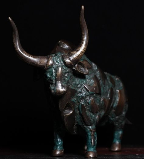 Brutalist Bull (26cm) - Patinated Bronze