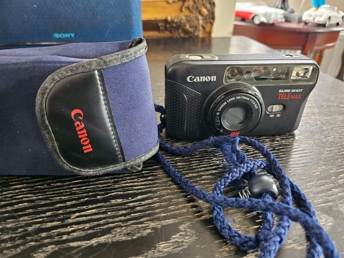 Canon Sure Shot Telemax   35mm film camera