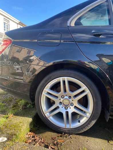Mercedes AMG alloy wheels with brand new tyes perfect conditions
