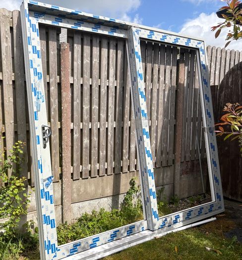 Sliding Door