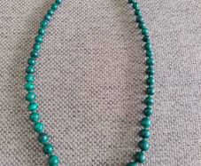 Malachite vintage 107 grams graduated beaded necklace with a barrel clasp in excellent condition with no issues see photos for exact measurements and weight FREE STANDARD POSTAGE INCLUDED