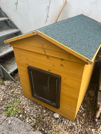 dog kennel