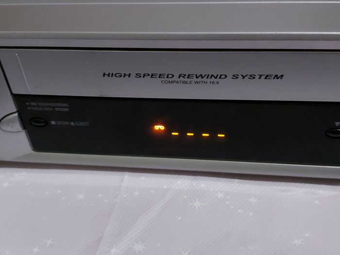 DAEWOO VHS Player, Silver, Model No. ST220PI, in excellent condition, seems to be working fine