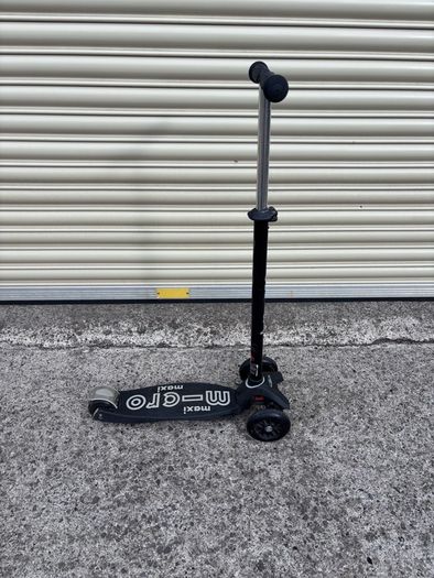 Maxi Micro Deluxe Scooter