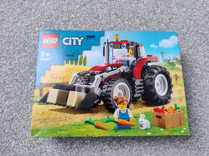 BNIB Lego City 60287 Tractor