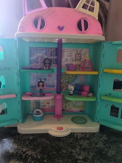 Gabbys dollhouse