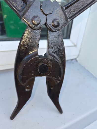 old world war  2 fence  cutters