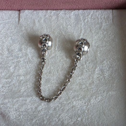 Pandora band of hearts safety chain charm very good condition hallmarked