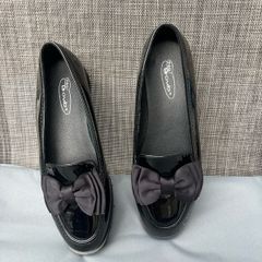 Ladies new shoes size 5