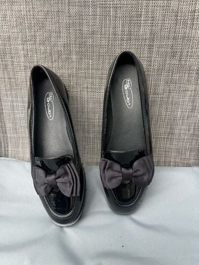 Ladies new shoes size 5