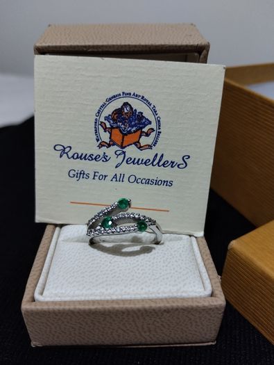 18ct white gold diamond and emerald dress ring