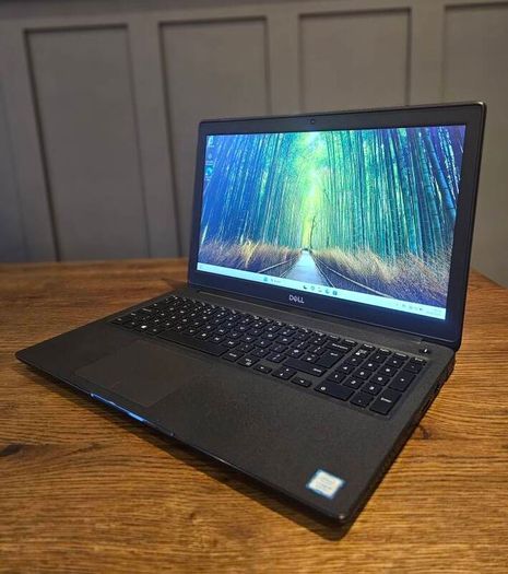 Dell Latitude 3500 Core i5-8265U | 16GB RAM | 256GB SSD | 15.6" Full HD Screen Windows 11 Pro, Backlit Keyboard