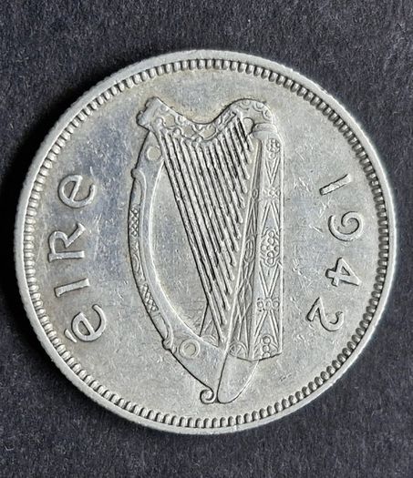 Ireland 1942 Silver 1s Shilling coin.