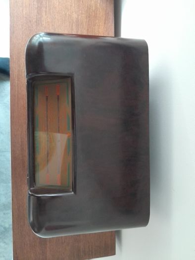 Vintage Bush DAC90A Bakelite Radio 1950