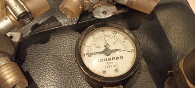 valves and gaugesq