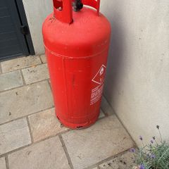 Full, sealed, unused 34kg propane cylinder