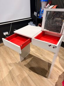 Dressing table
