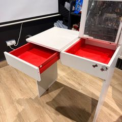 Dressing table
