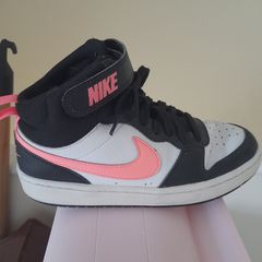 Size 4 Nike runner ankle boots