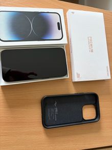 iPhone 14 Pro 256 GB with Peak design case