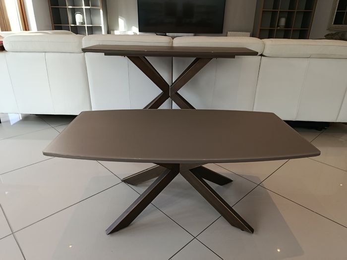 Coffee table from Eazy Living, brown glass top