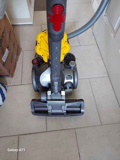 DYSON DC19 T Multifloor Vacuum Cleaner, in perfect working order
