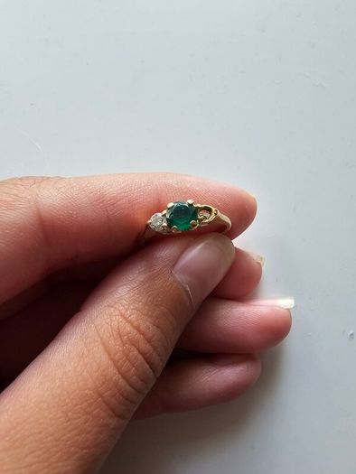 18ct Gold Emerald And Diamond Ring