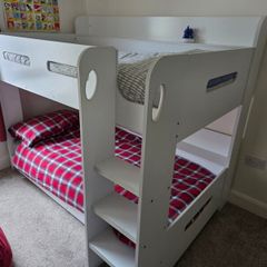 Bunk bed with matresses