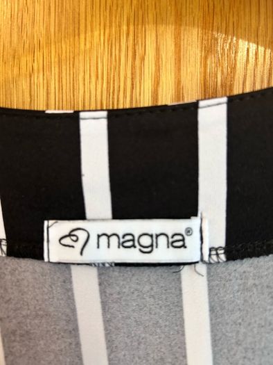 Magna 2 pocket tunic size 28/30