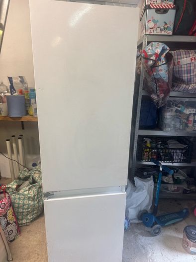 whirlpool integrated fridge freezer