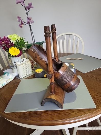 Wine bottle holder
