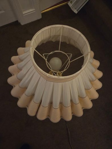 Elegant large lamp in good condition