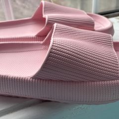 Womens pink sliders