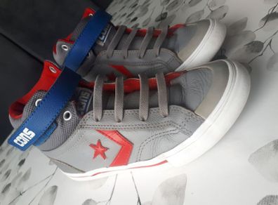 Leather Hi Top Converse (size 2 /eur34)