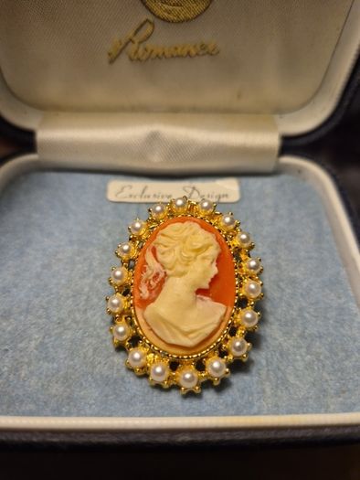 Vintage Cameo Brooch with Faux Pearls