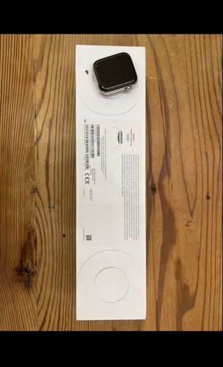 Apple Watch Series 5 stainless steel 100% Battery health.