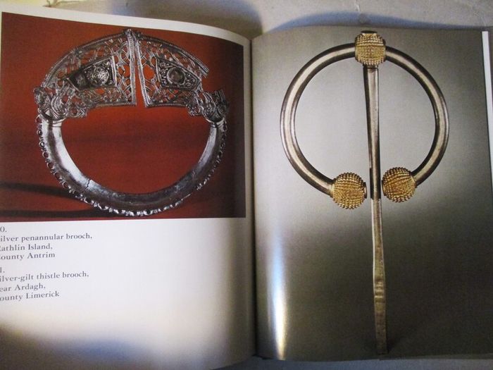 Treasures Of Irish Art 1500 B C - 1500 A D