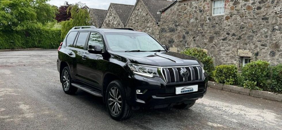 Toyota Landcrusier Invincible 7 Seats