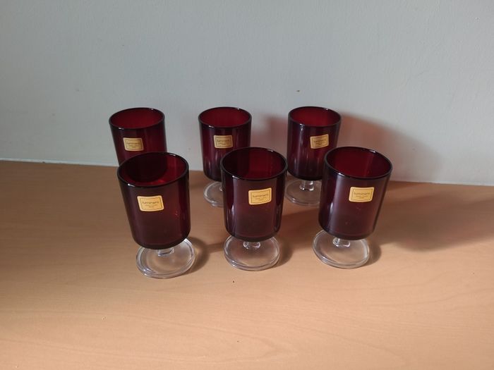 Set of 6 beautiful Luminarcs "Ruby Red Cavalier" wine glasses