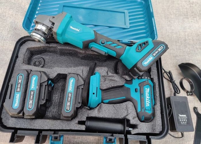 2-in-1 tool set. Makita