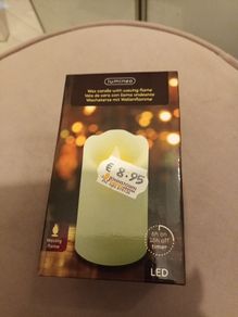 LED candle with flickering flame